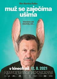 Мужчина с заячьими ушами